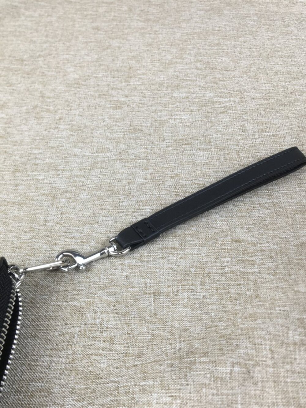 Coach x Peanuts Snoopy Wristlet Wallet - Picture 7 of 9